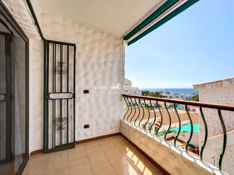 Town House for Sale in San Eugenio Bajo, Tenerife 22