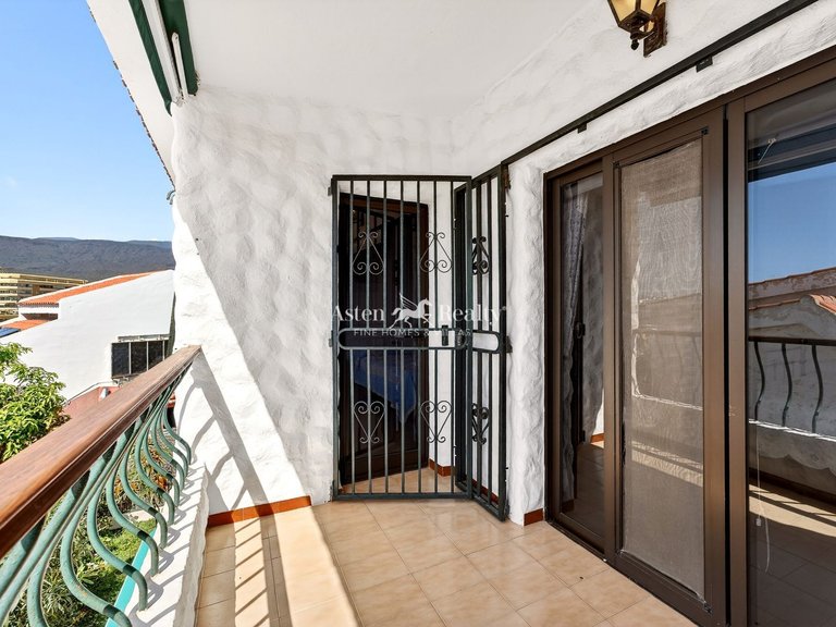 Town House for Sale in San Eugenio Bajo, Tenerife 23