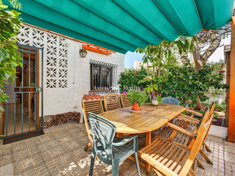Town House for Sale in San Eugenio Bajo, Tenerife 2
