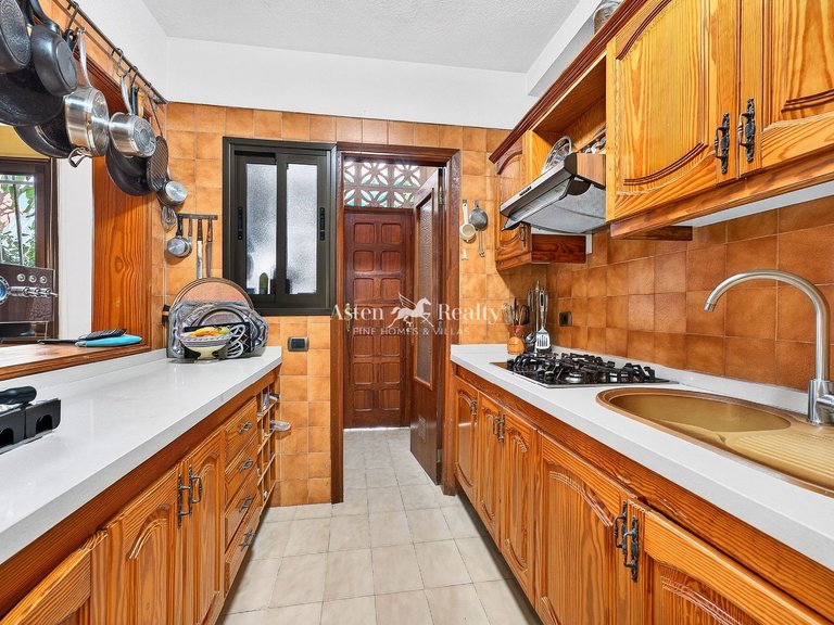 Town House for Sale in San Eugenio Bajo, Tenerife 10