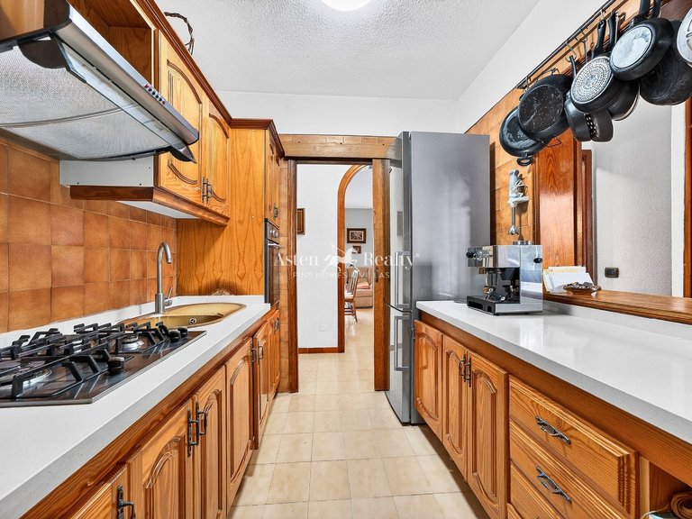 Town House for Sale in San Eugenio Bajo, Tenerife 11