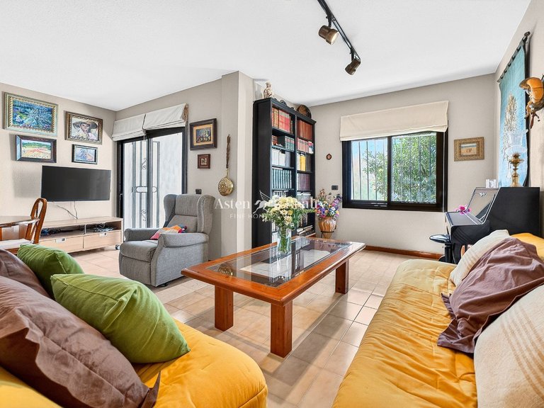 Town House for Sale in San Eugenio Bajo, Tenerife 5
