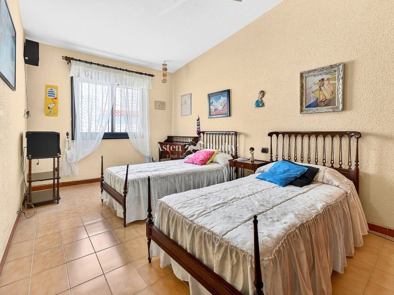 Town House for Sale in San Eugenio Bajo, Tenerife 13