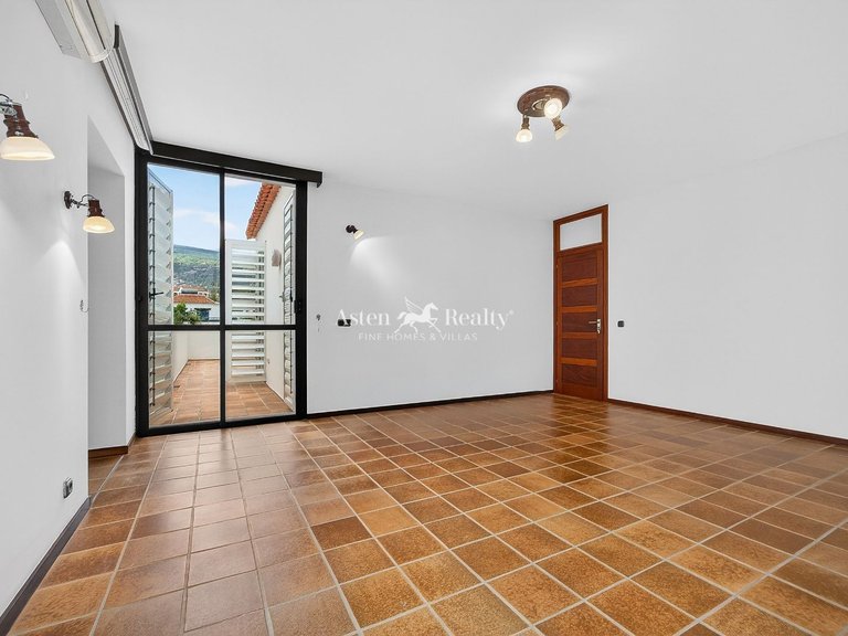 Villa for Sale in Puerto De La Cruz, Tenerife 30