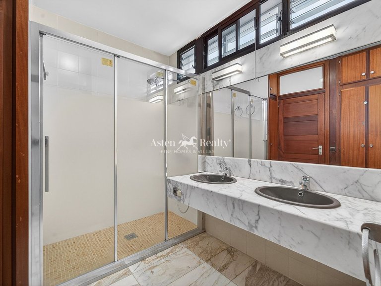 Villa for Sale in Puerto De La Cruz, Tenerife 32