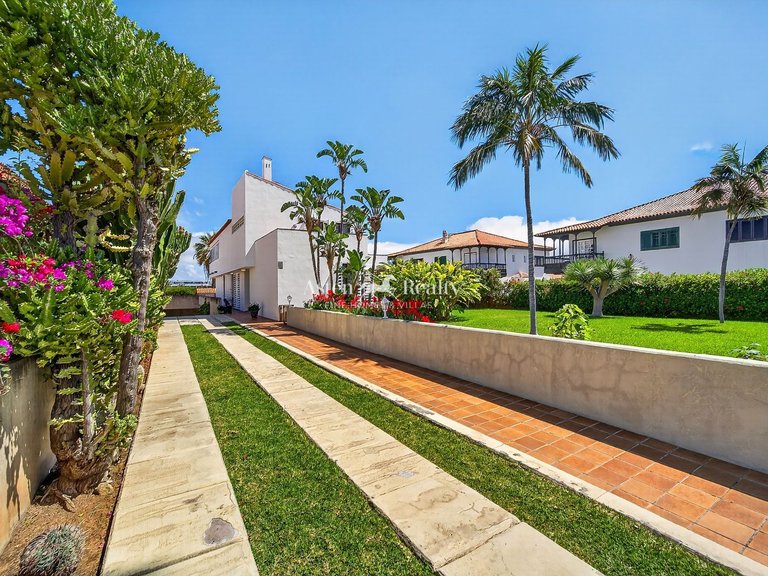 Villa for Sale in Puerto De La Cruz, Tenerife 2