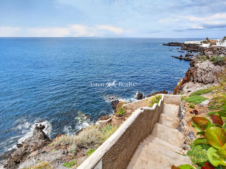 Apartment for Sale in Acantilados De Los Gigantes, Tenerife 2