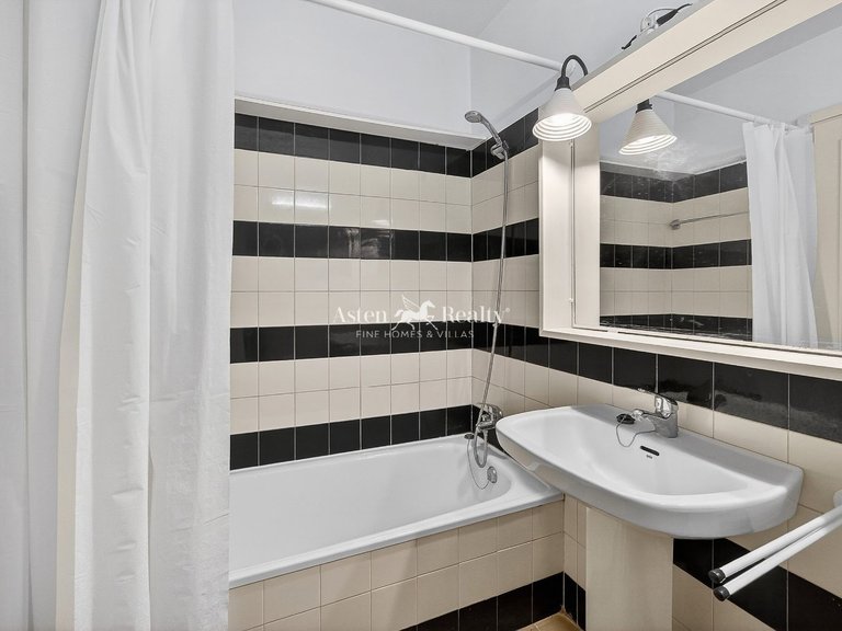 Apartment for Sale in Acantilados De Los Gigantes, Tenerife 16