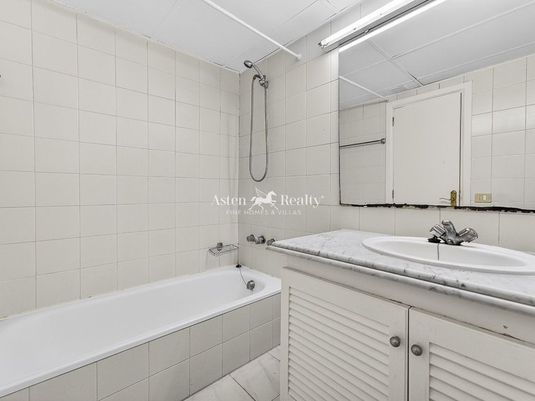 Apartment for Sale in Los Cristianos, Tenerife 17