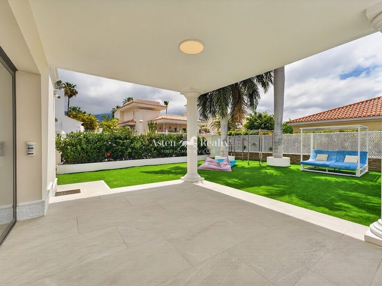 Villa for Sale in La Caleta, Tenerife 15
