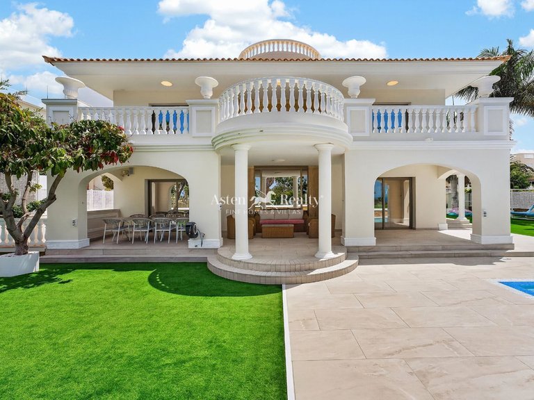 Villa for Sale in La Caleta, Tenerife 19
