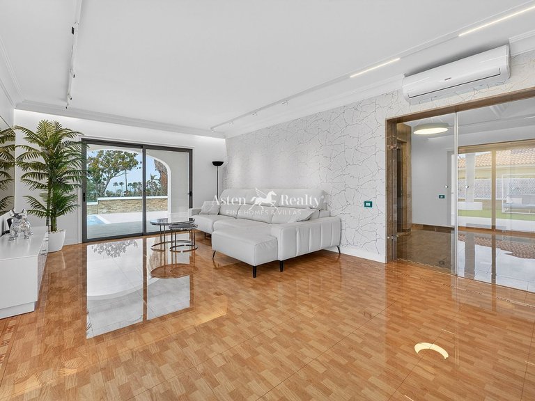 Villa for Sale in La Caleta, Tenerife 10