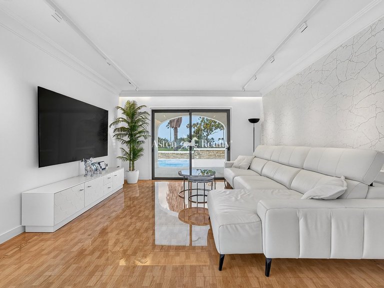 Villa for Sale in La Caleta, Tenerife 11