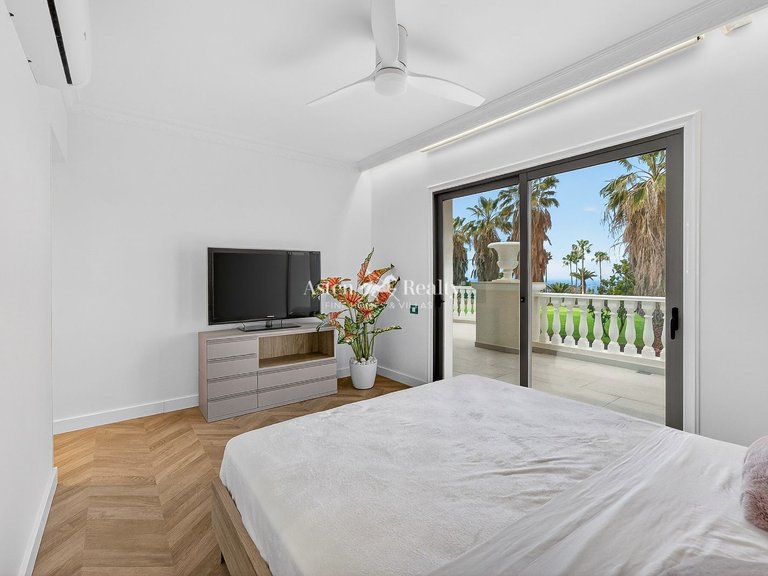 Villa for Sale in La Caleta, Tenerife 28