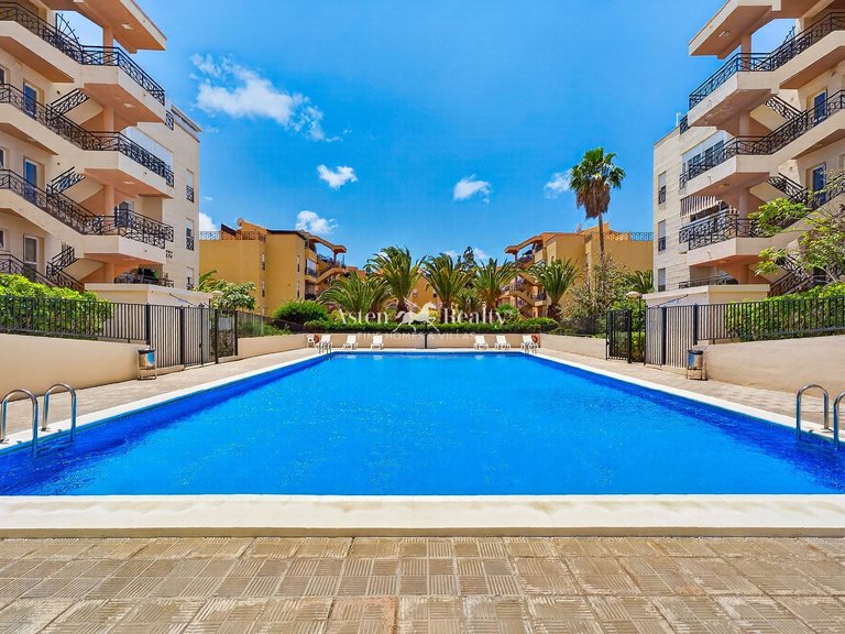 Penthouse for Sale in Parque La Reina, Tenerife 2