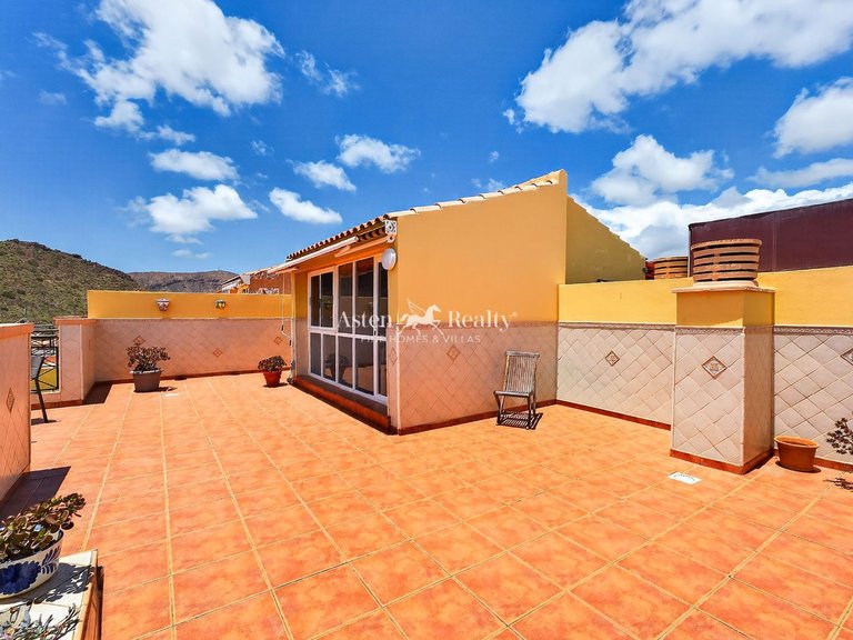 Penthouse for Sale in Parque La Reina, Tenerife 6