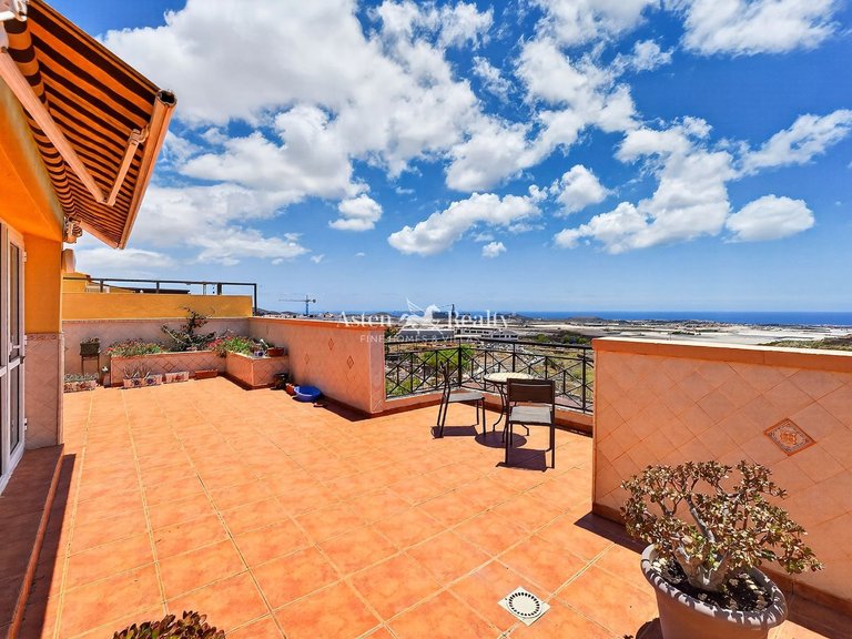 Penthouse for Sale in Parque La Reina, Tenerife 7