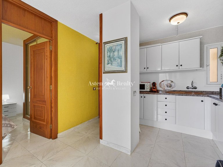 Apartment for Sale in Playa De Las Américas, Tenerife 9