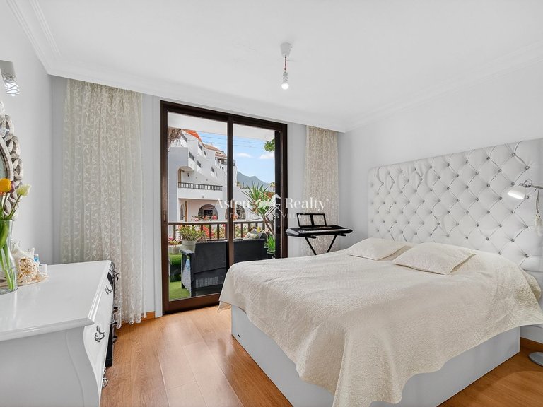 Apartment for Sale in Playa De Las Américas, Tenerife 9