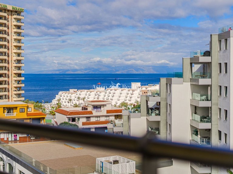 Apartment for Sale in Playa Paraíso, Tenerife 1