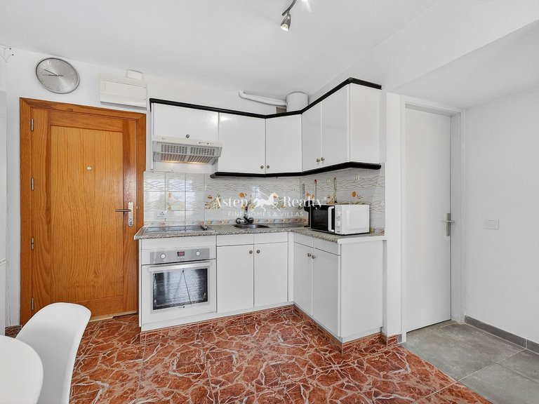 Apartment for Sale in Playa De Las Américas, Tenerife 10
