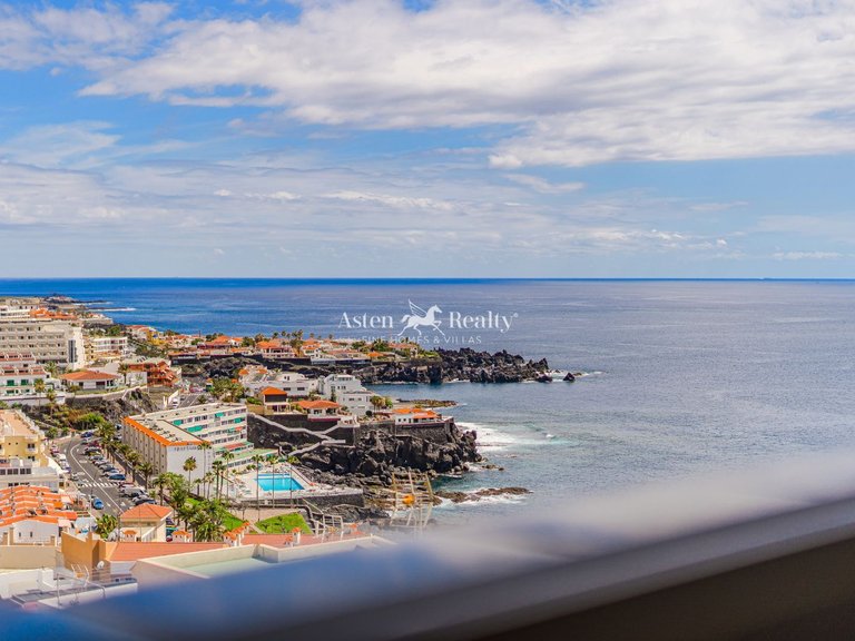 Apartment for Sale in Puerto De Santiago, Tenerife 1