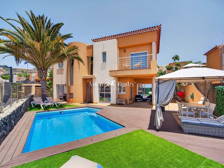 Villa for Sale in Puerto De Santiago, Tenerife 2