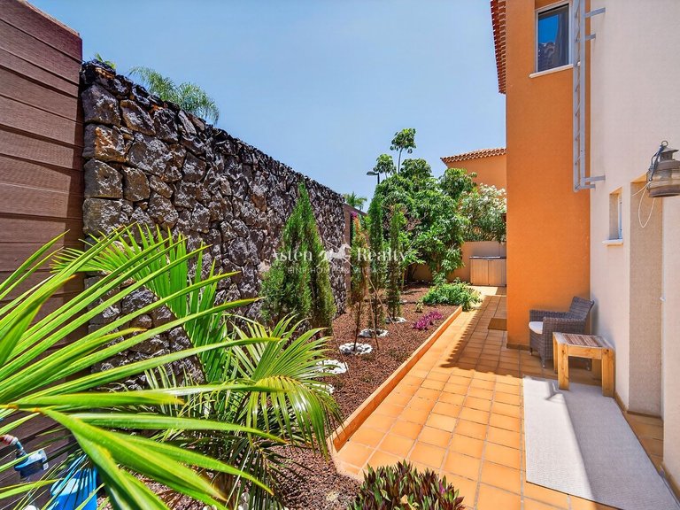 Villa for Sale in Puerto De Santiago, Tenerife 9