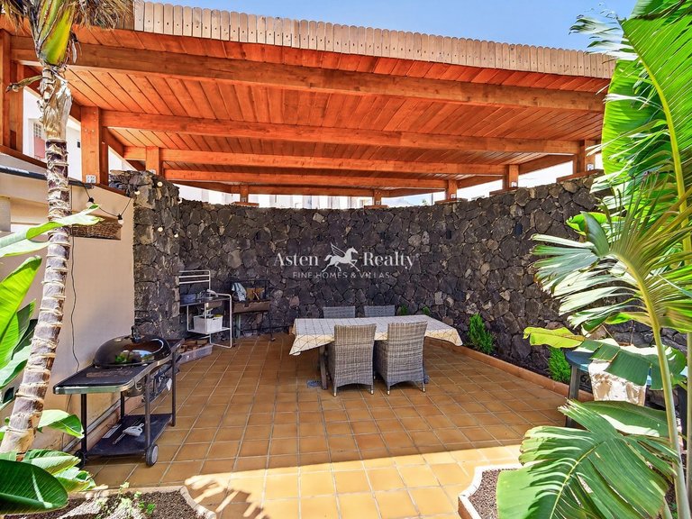 Villa for Sale in Puerto De Santiago, Tenerife 11
