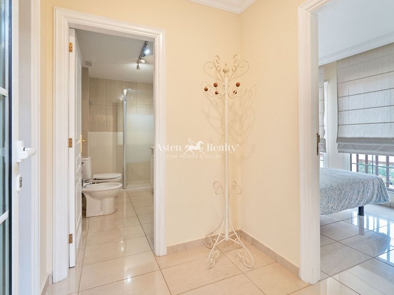 Penthouse for Sale in Playa Del Duque, Tenerife 18