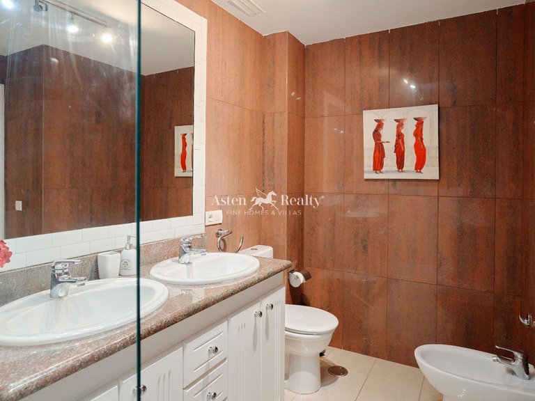 Penthouse for Sale in Playa Del Duque, Tenerife 22