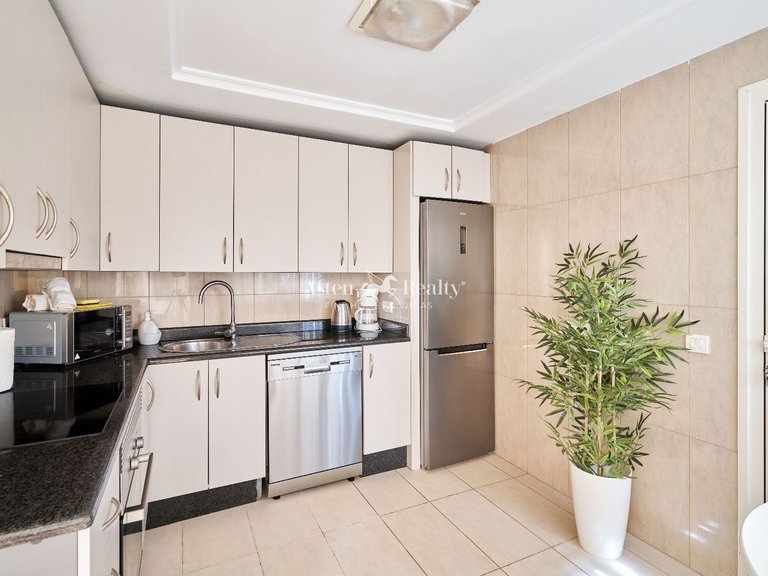 Penthouse for Sale in Playa Del Duque, Tenerife 16