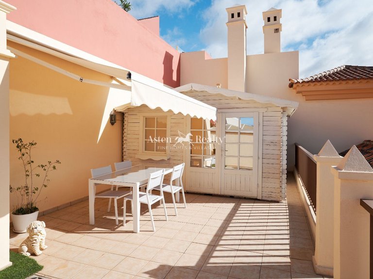 Penthouse for Sale in Playa Del Duque, Tenerife 6