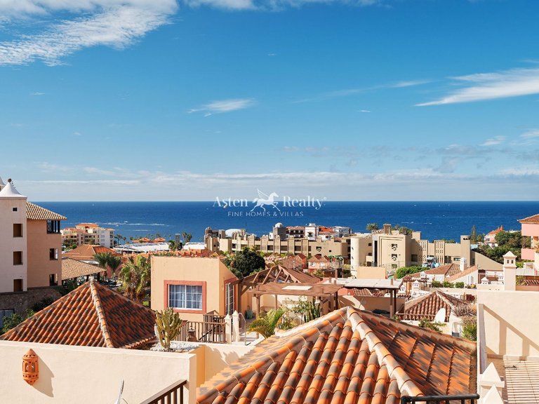 Penthouse for Sale in Playa Del Duque, Tenerife 4