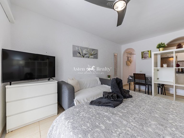 Apartment for Sale in Playa De Las Américas, Tenerife 8