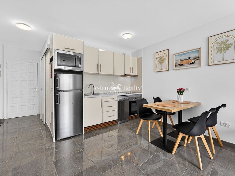 Apartment for Sale in San Eugenio Bajo, Tenerife 9