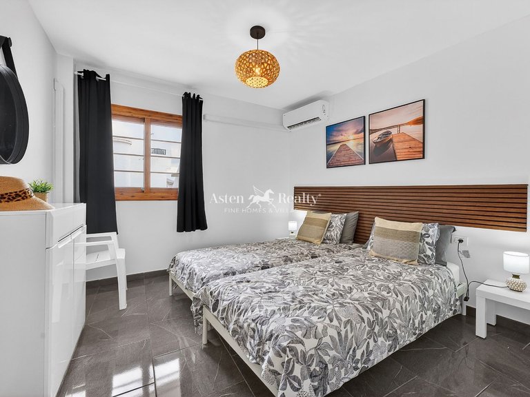 Apartment for Sale in San Eugenio Bajo, Tenerife 12
