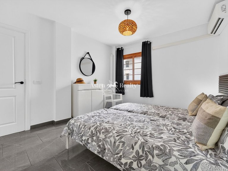Apartment for Sale in San Eugenio Bajo, Tenerife 14