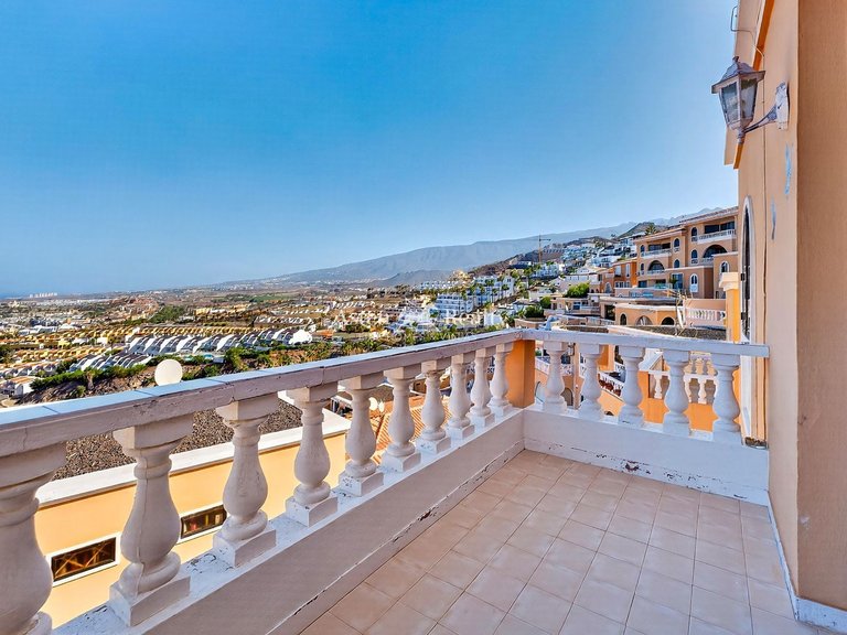 Villa for Sale in San Eugenio Alto, Tenerife 17