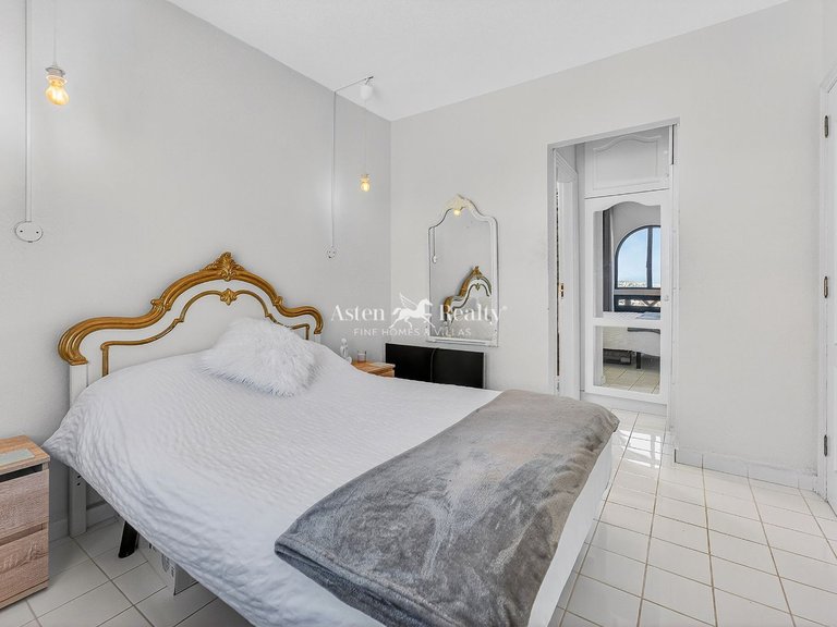 Villa for Sale in San Eugenio Alto, Tenerife 22