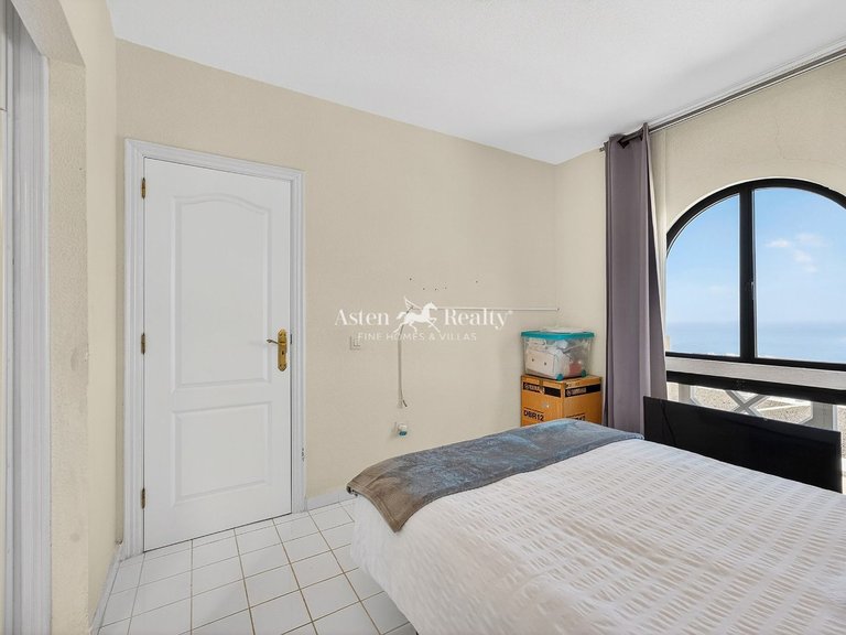 Villa for Sale in San Eugenio Alto, Tenerife 23