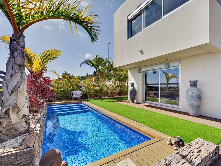 Villa for Sale in Chayofa, Tenerife 2