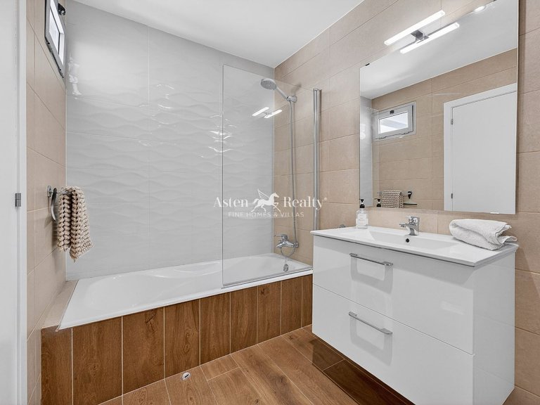 Villa for Sale in Chayofa, Tenerife 23