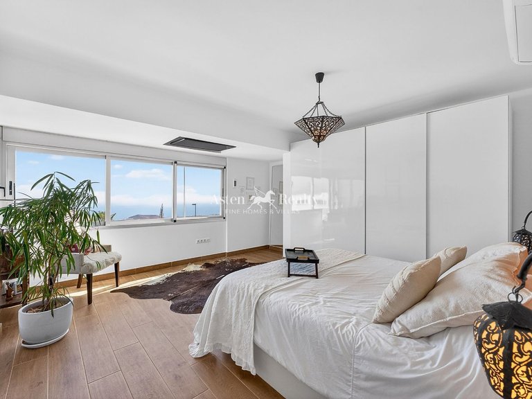 Villa for Sale in Chayofa, Tenerife 26
