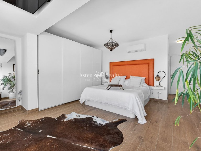 Villa for Sale in Chayofa, Tenerife 28