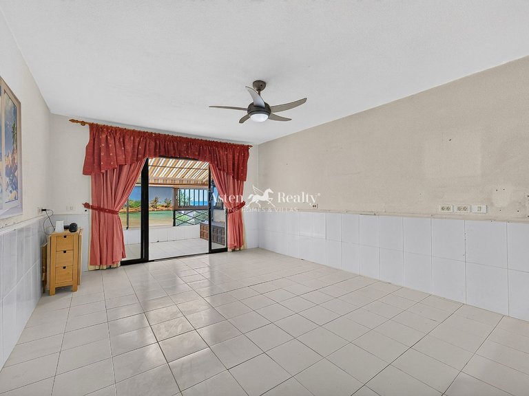 Apartment for Sale in Costa Del Silencio, Tenerife 10