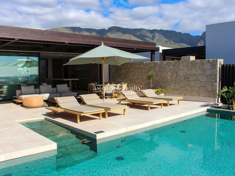 Villa for Sale in La Caleta, Tenerife 10