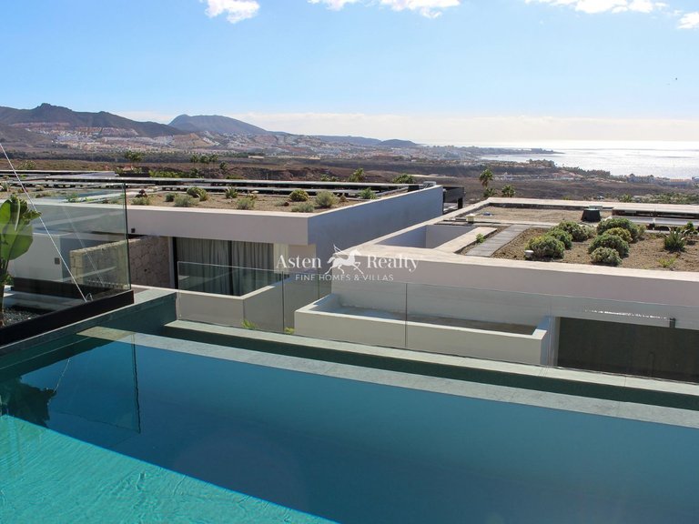 Villa for Sale in La Caleta, Tenerife 12