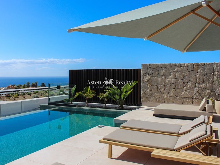 Villa for Sale in La Caleta, Tenerife 17