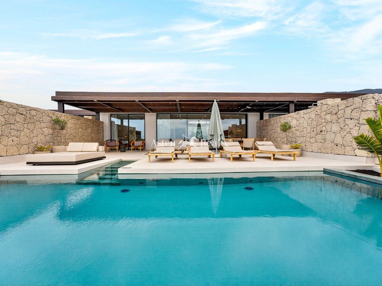 Villa for Sale in La Caleta, Tenerife 3